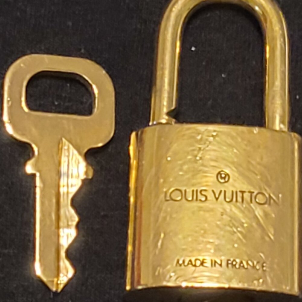 LV Lock & Key # 310 - Picture 6 of 13
